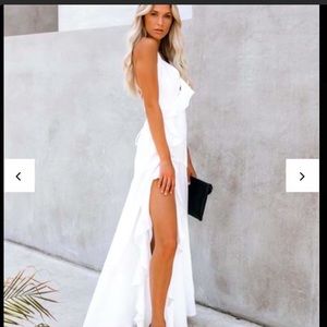 White dress Vici